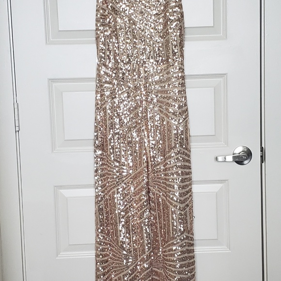 NEW Gorgeous gold sequin patterned jumpsuit - Picture 2 of 5